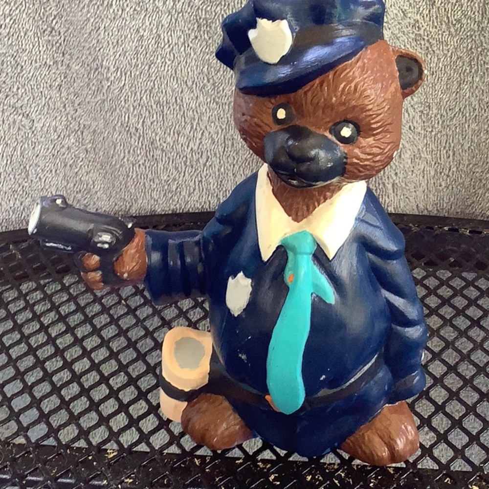 Tera-cotta cop.
